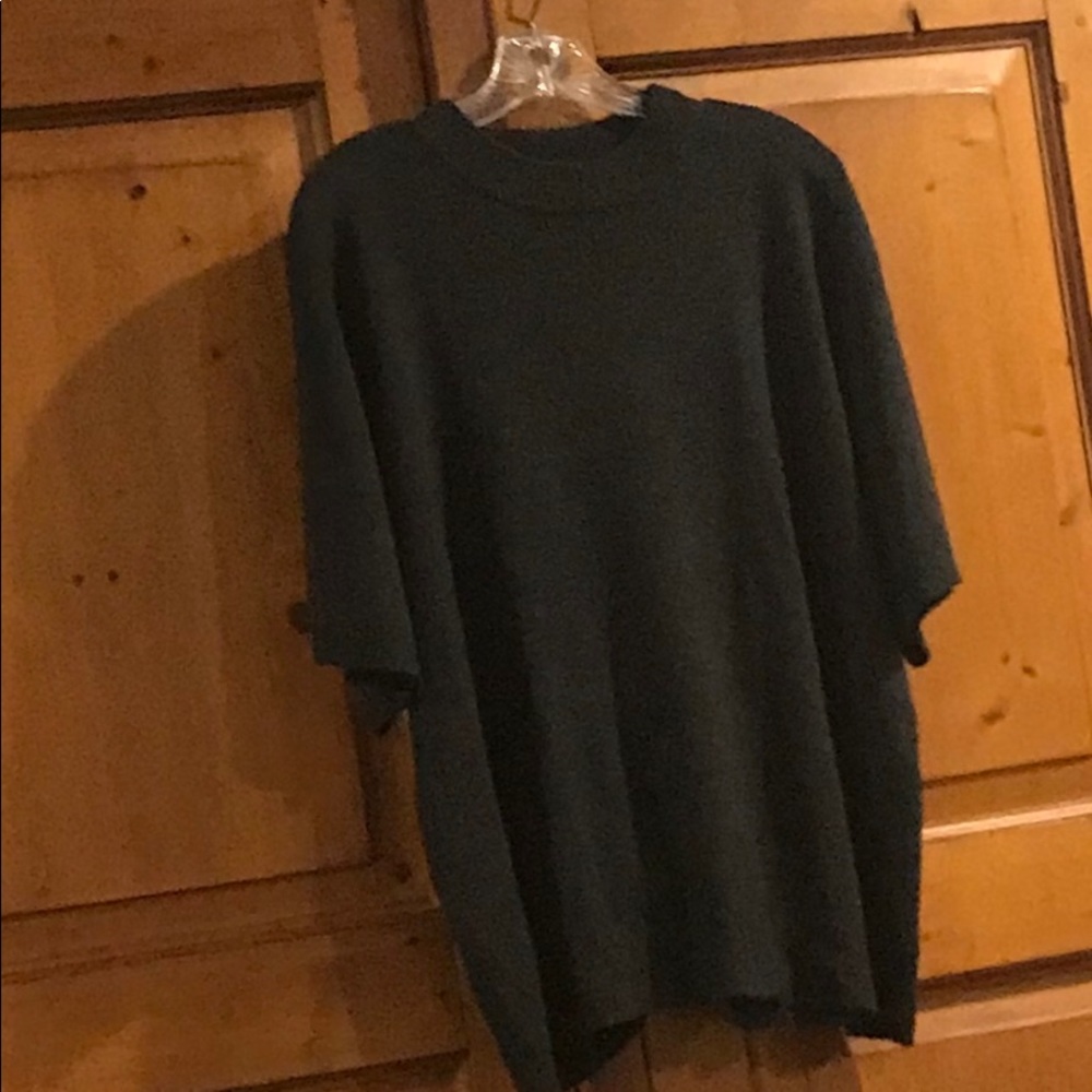 Dark gray short sleeve sweater 2X